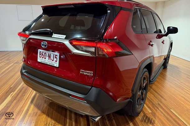 2021 Toyota Rav4 Hybrid Cruiser 2WD image 11