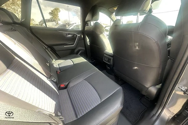2022 Toyota Rav4 Hybrid XSE (2WD) image 11
