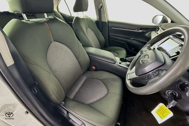 2019 Toyota Camry Ascent image 10