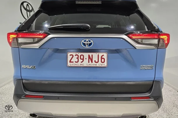 2023 Toyota RAV4 Hybrid Cruiser-AWD image 3