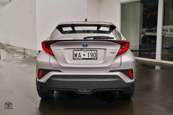 2022 Toyota C-HR Hybrid Koba 2WD image 5