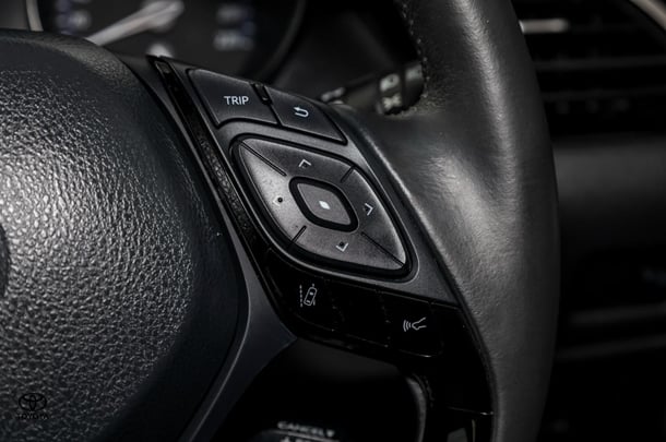 2021 Toyota CH-R GXL AWD image 13