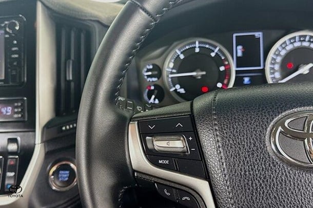 2021 Toyota LANDCRUISER GXL image 18