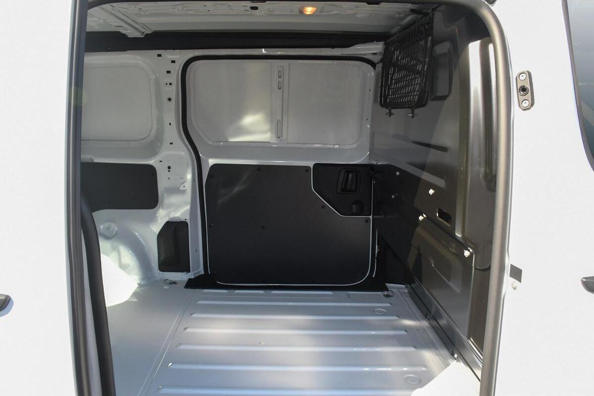2024 Peugeot Expert Pro Long Auto image 8