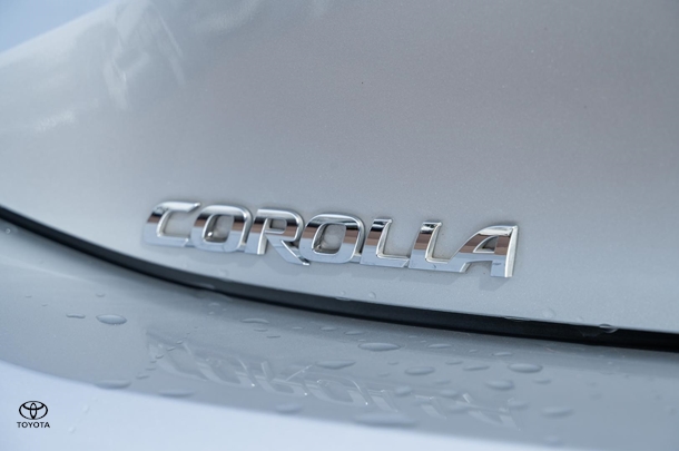 2024 TOYOTA Corolla Hatch Hybrid ZR image 25