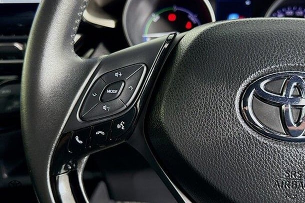 2022 Toyota C-HR Hybrid Koba 2WD image 18