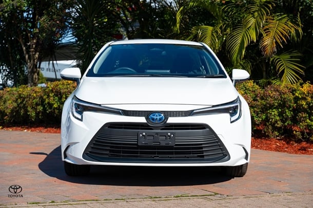 2024 TOYOTA Corolla Sedan Hybrid Ascent Sport image 4