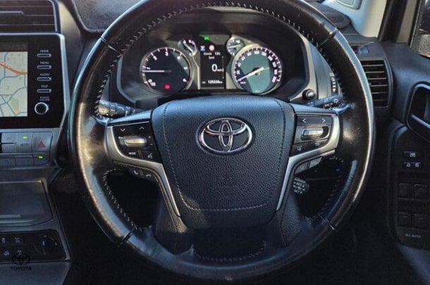 2021 Toyota Prado GXL image 19