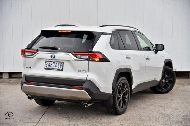 2024 Toyota RAV4 Hybrid Cruiser 2WD image 4