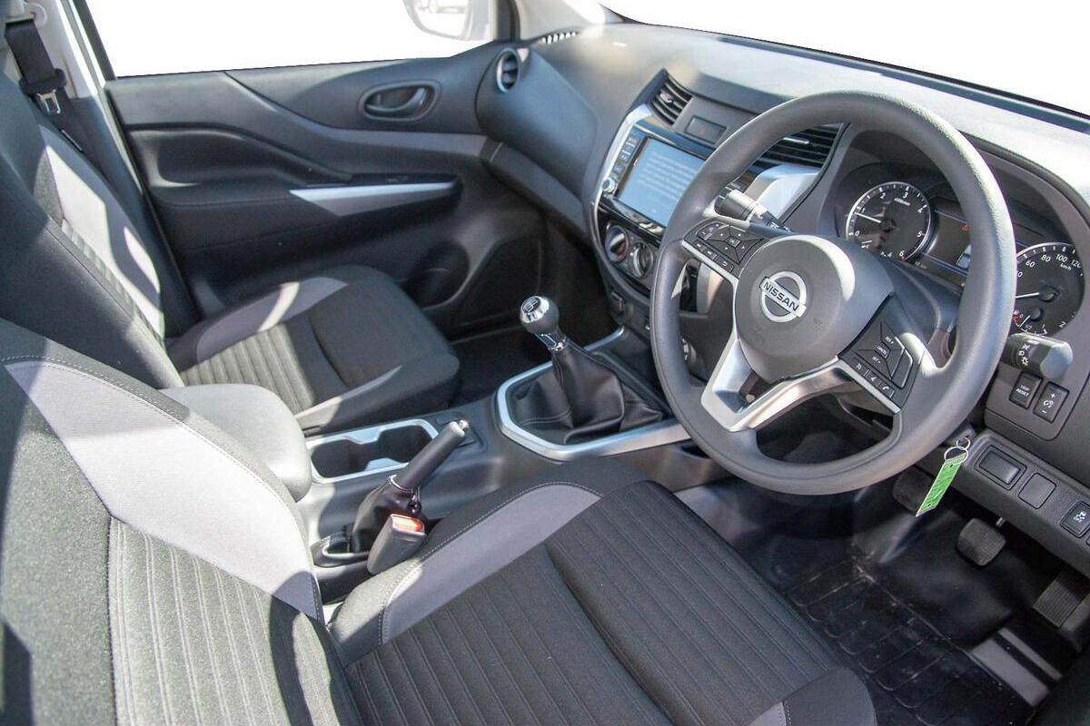 2024 Nissan Navara SL D23 Manual 4x4 MY24 Dual Cab image 5