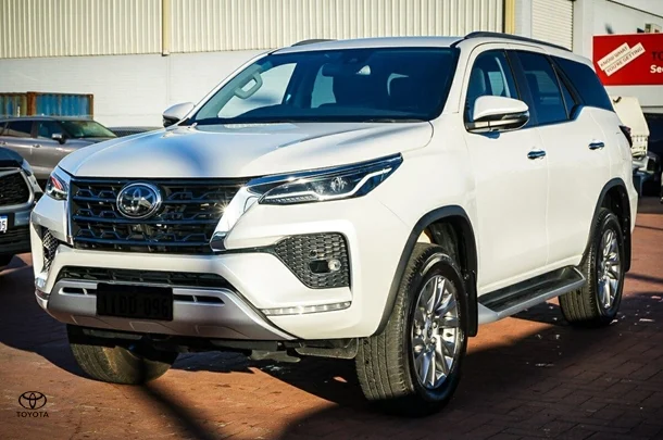 2023 Toyota Fortuner Crusade image 4