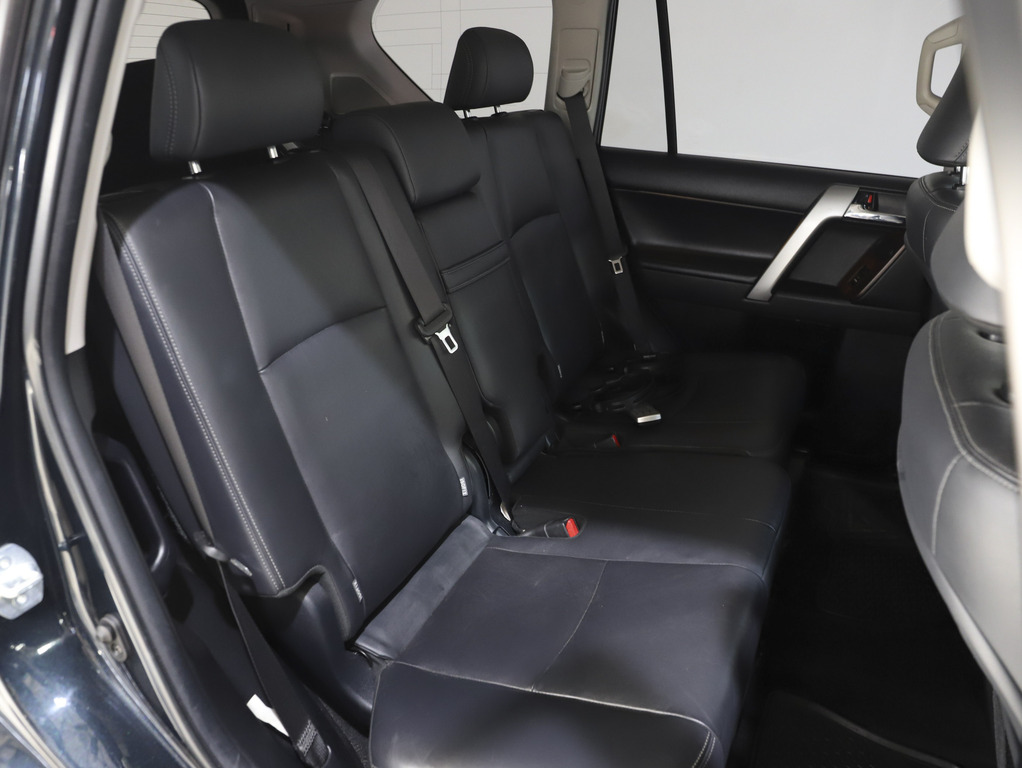 2017 Toyota Prado Kakadu image 26