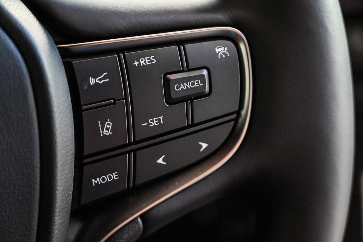 2024 Lexus UX UX300e Luxury Auto FWD image 14