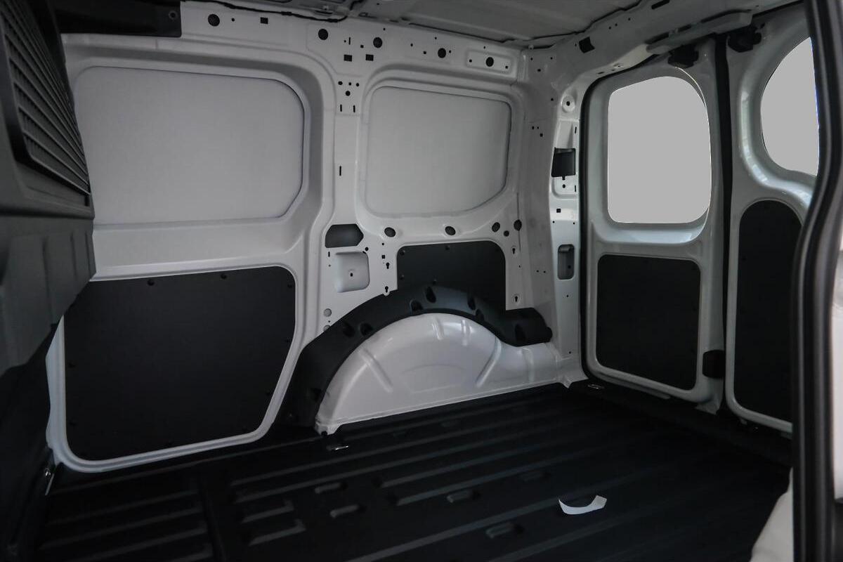 2024 Volkswagen Caddy TDI320 5 SWB Auto MY24 image 10