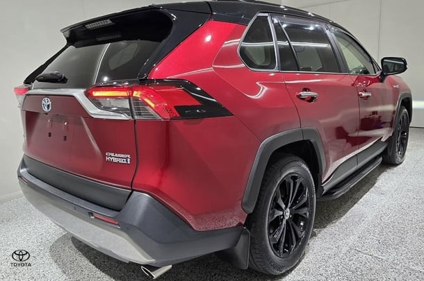 2021 Toyota RAV4 Hybrid Cruiser-AWD image 2