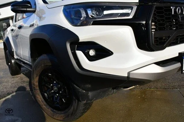 2023 Toyota Hilux GR-SPORT image 2