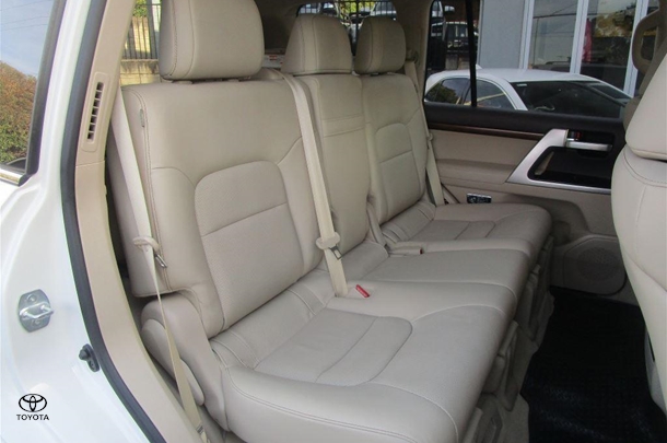 2019 Toyota Landcruiser VX image 13