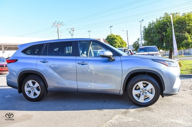 2023 Toyota Kluger Hybrid GX image 4