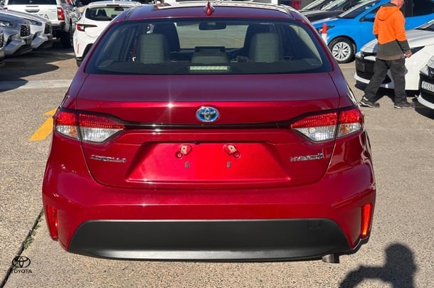 2023 Toyota Corolla Sedan Hybrid Ascent Sport image 15