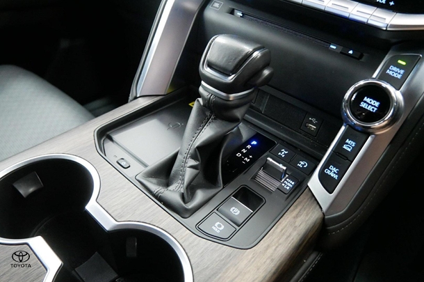 2023 Toyota Landcruiser Sahara image 16
