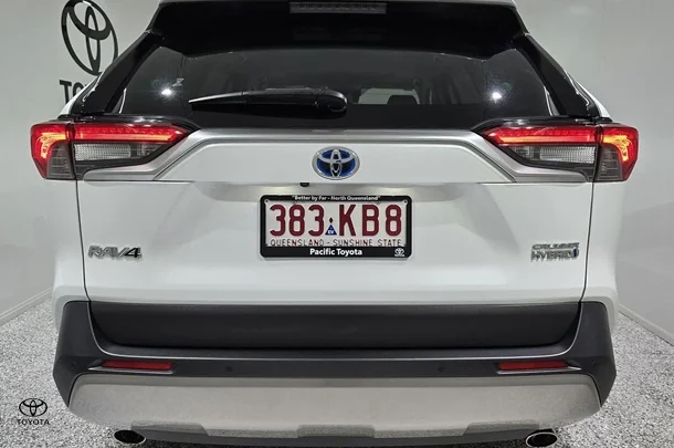 2024 Toyota RAV4 Hybrid Cruiser 2WD image 3