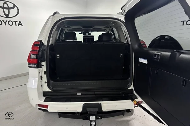2019 Toyota Prado Kakadu image 11
