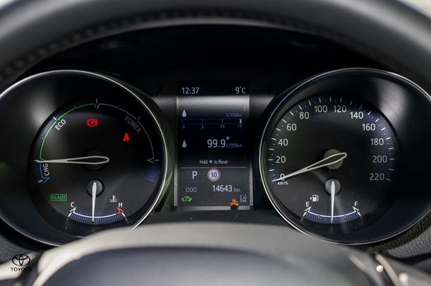 2022 Toyota C-HR Hybrid Koba 2WD image 13