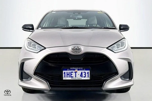 2020 Toyota Yaris ZR image 2