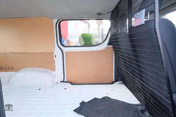 2022 Toyota Hiace LWB image 11