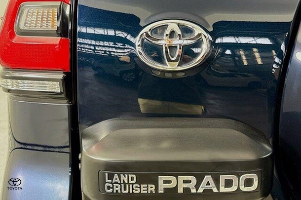 2023 Toyota Prado GXL image 8