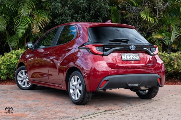 2023 TOYOTA Yaris Hybrid SX image 2