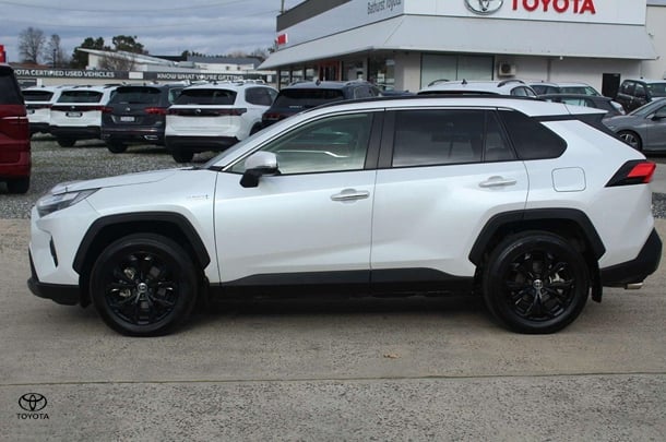 2022 Toyota RAV4 Hybrid Cruiser-AWD image 3