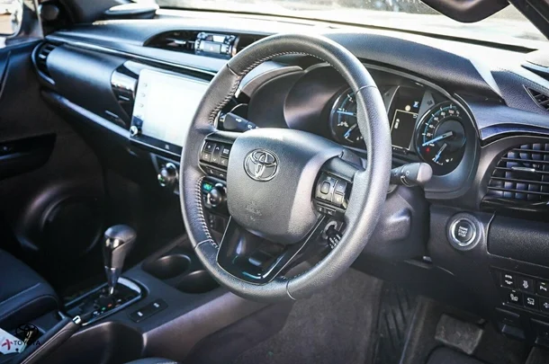 2022 Toyota Hilux 4x4 Rogue image 14