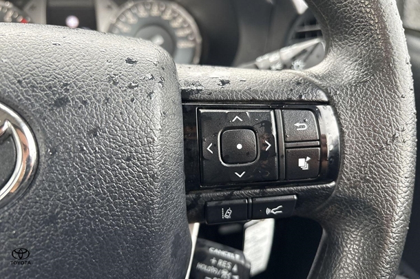 2023 Toyota HILUX Workmate image 18