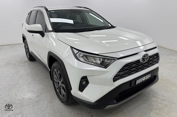 2022 Toyota RAV4 GXL-2WD image 1