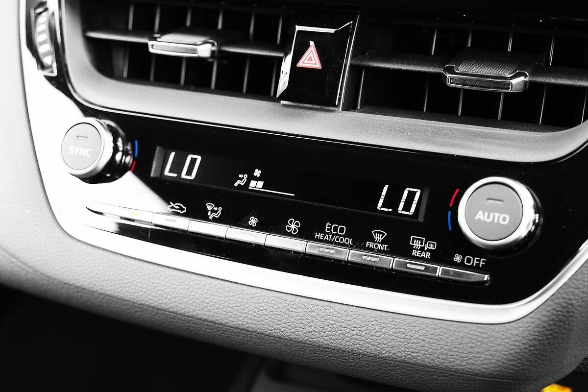 2024 Toyota Corolla SX Hybrid Auto image 18