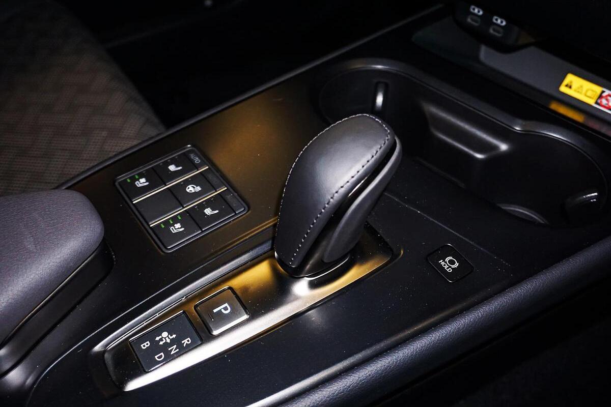 2024 Lexus UX UX300e Sports Luxury Auto FWD image 13