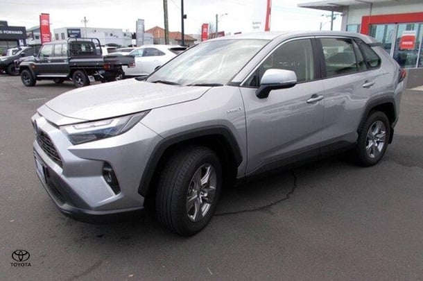2024 Toyota RAV4 HYBRID GX AWD image 3