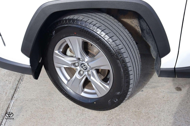 2023 Toyota RAV4 Hybrid GX AWD image 27