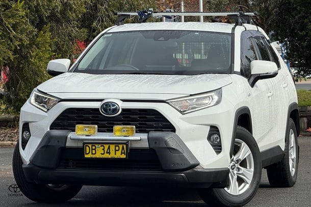 2021 Toyota RAV4 HYBRID GX AWD image 3