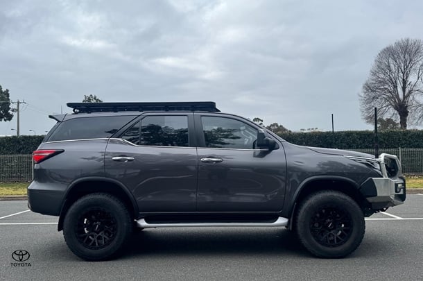 2020 Toyota FORTUNER Crusade image 3