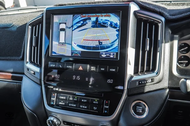 2021 Toyota Landcruiser VX image 21
