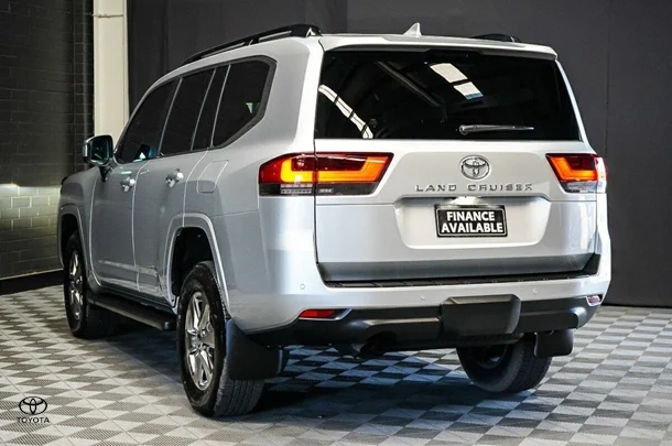 2023 Toyota Landcruiser VX image 5