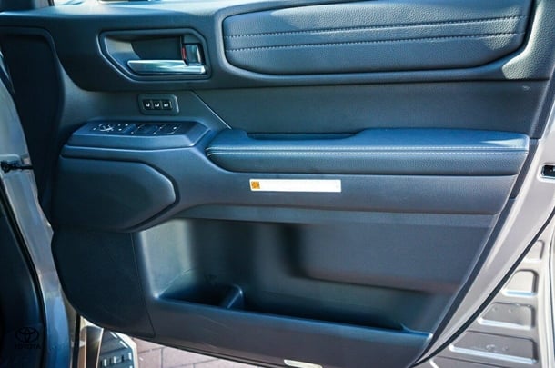 2024 Toyota Prado Kakadu image 15