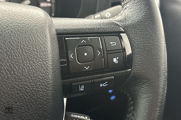 2022 Toyota Hilux SR5 image 24