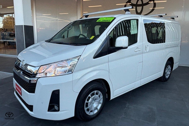 2020 Toyota Hiace LWB image 9