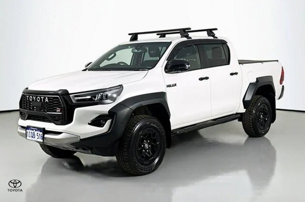 2024 Toyota Hilux GR-S image 4