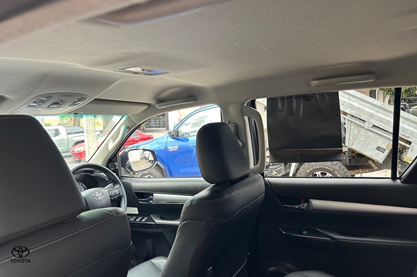 2022 Toyota Hilux 4x4 SR5 image 27