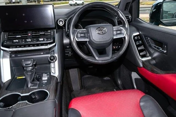 2022 Toyota Landcruiser Sahara ZX image 7