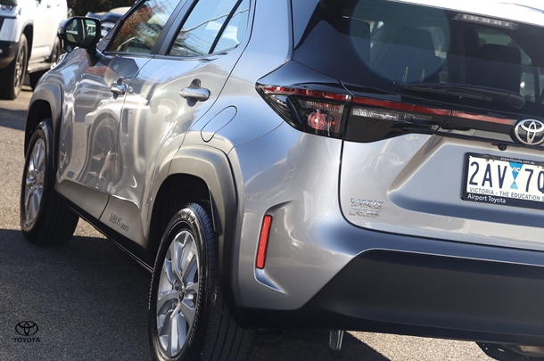 2024 Toyota Yaris Cross Hybrid GX image 14